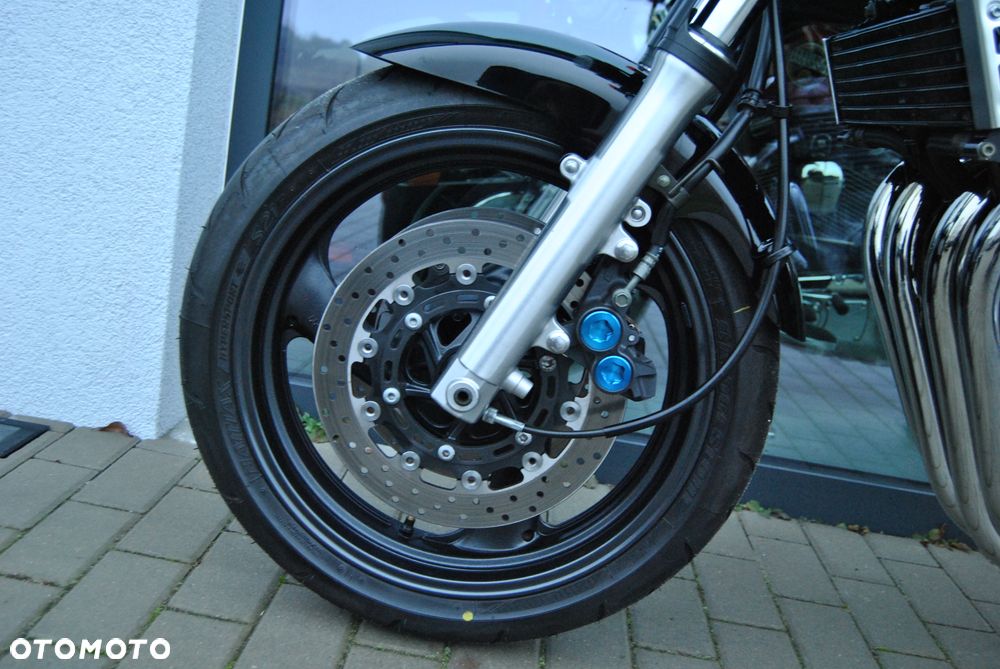 Yamaha XJR - 24