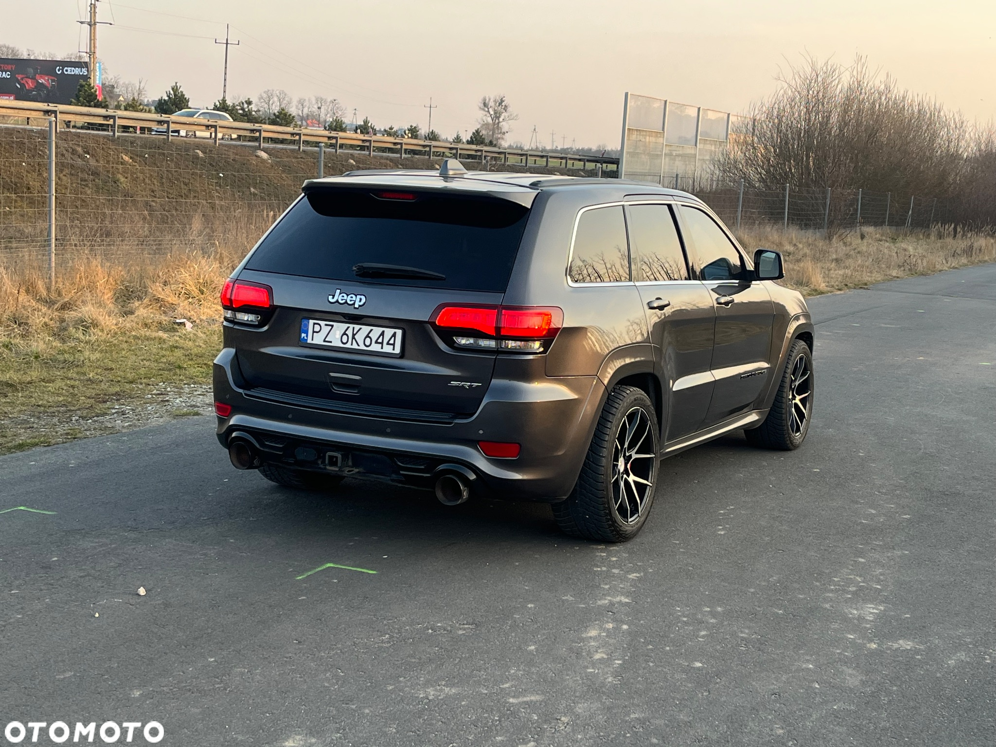 Jeep Grand Cherokee 6.4 V8 SRT8 - 8