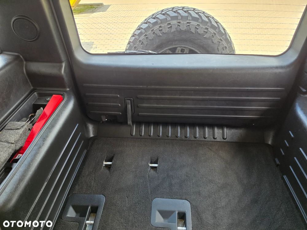 Hummer H2 6.0 V8 - 21