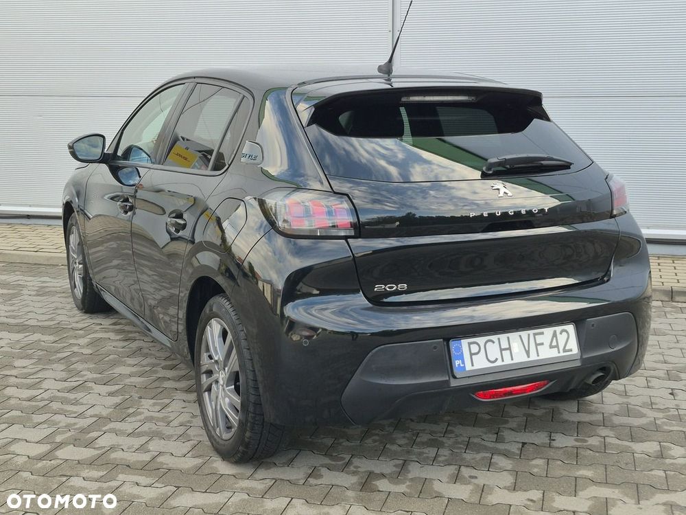 Peugeot 208 - 18