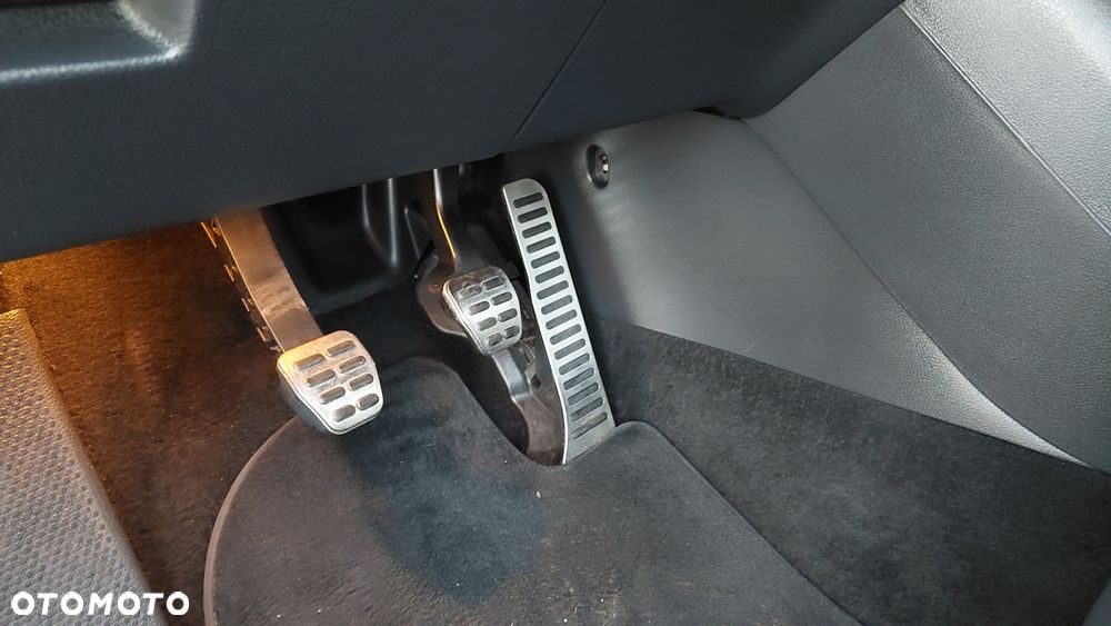 Volkswagen Golf Plus 1.2 TSI Style - 23