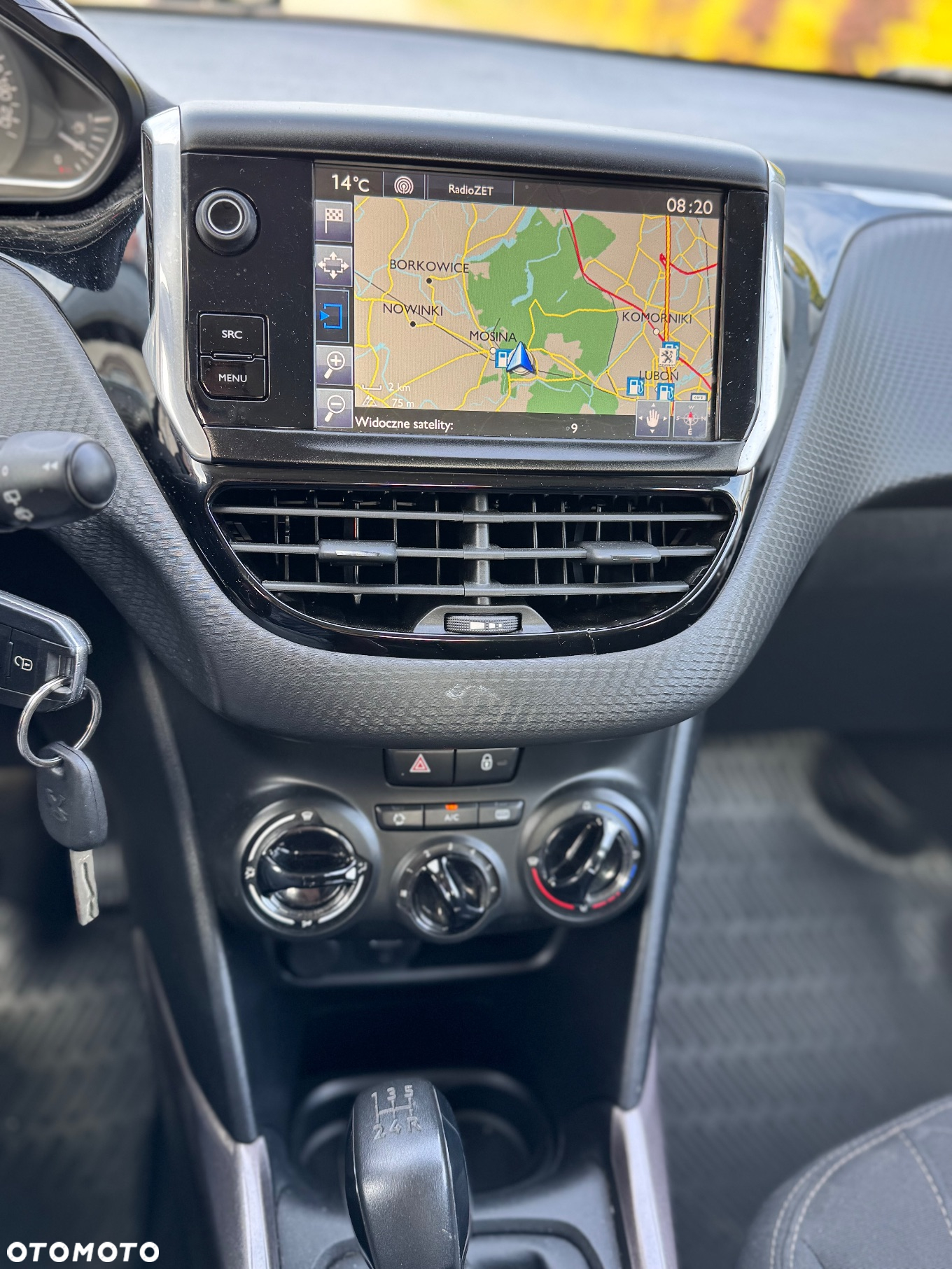 Peugeot 2008 1.2 Pure Tech Allure S&S - 11
