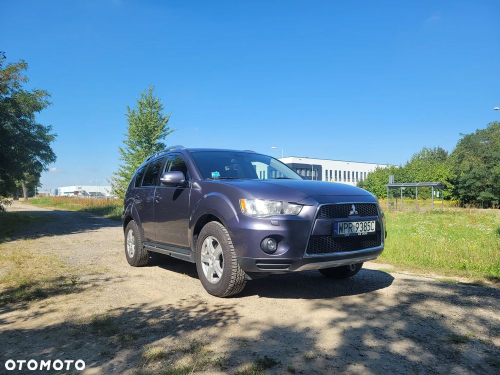 Mitsubishi Outlander - 1