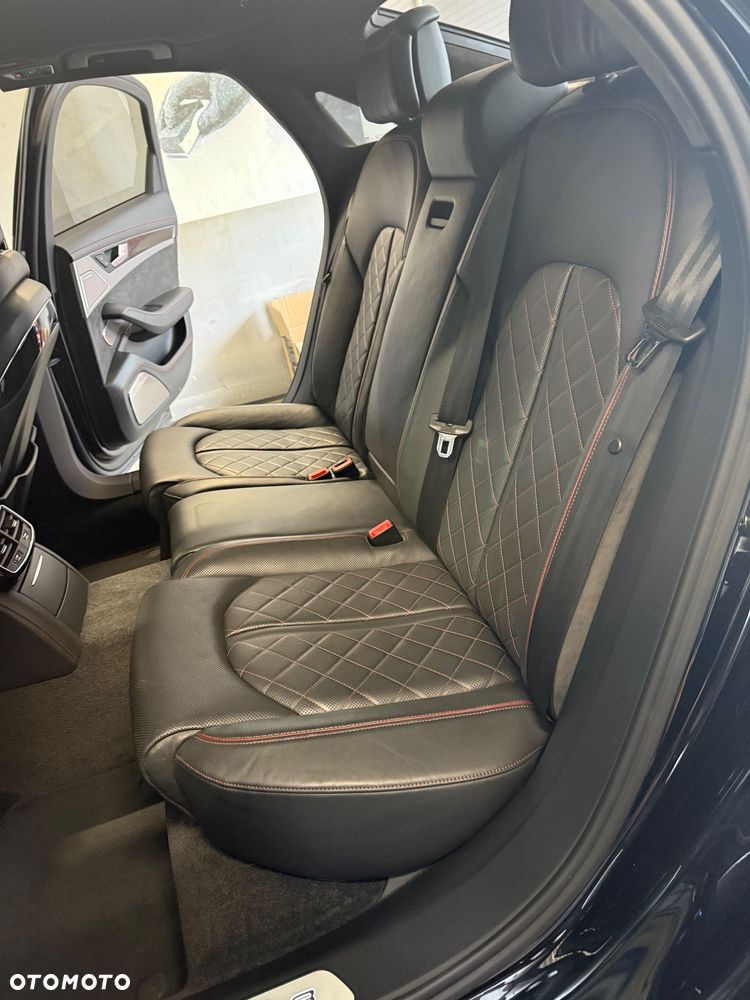 Audi S8 - 9