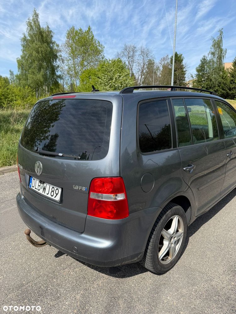 Volkswagen Touran 1.6 FSI Basis - 14