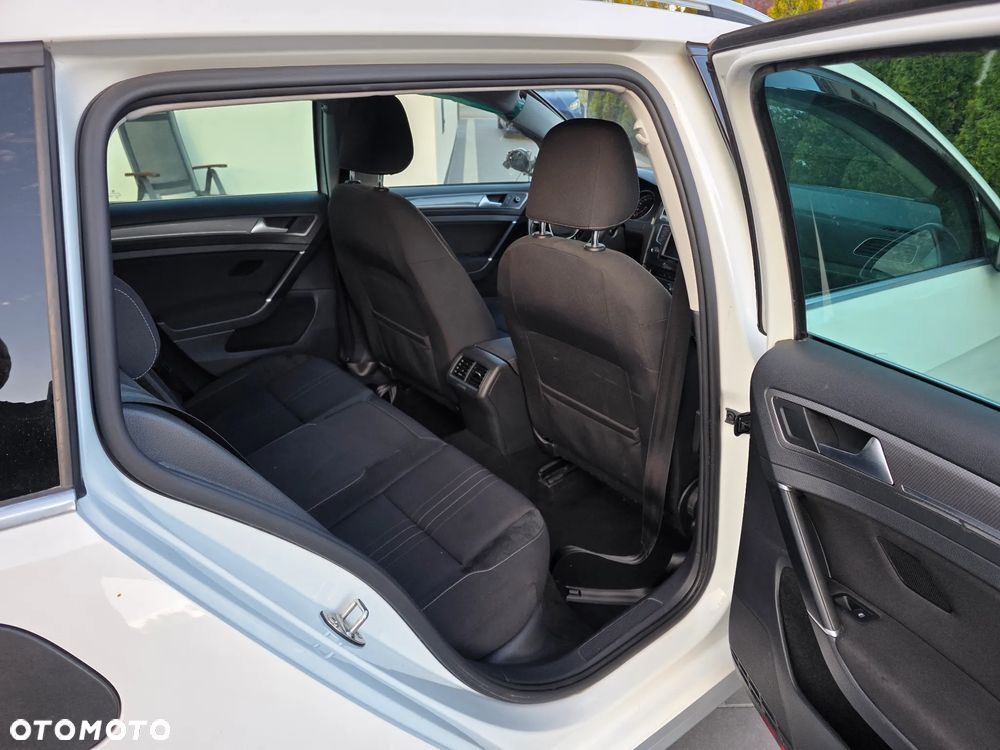 Volkswagen Golf - 16