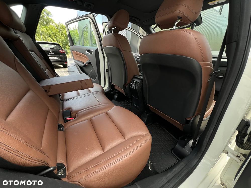 Mercedes-Benz Klasa B 250 4Matic 7G-DCT Edition - 19