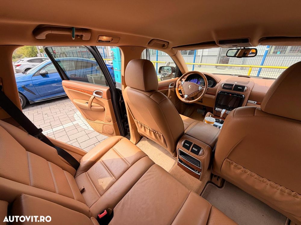 Porsche Cayenne - 7