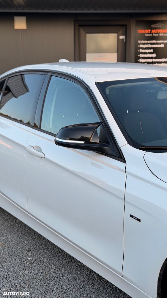 BMW Seria 3 320d Aut. Sport Line - 7