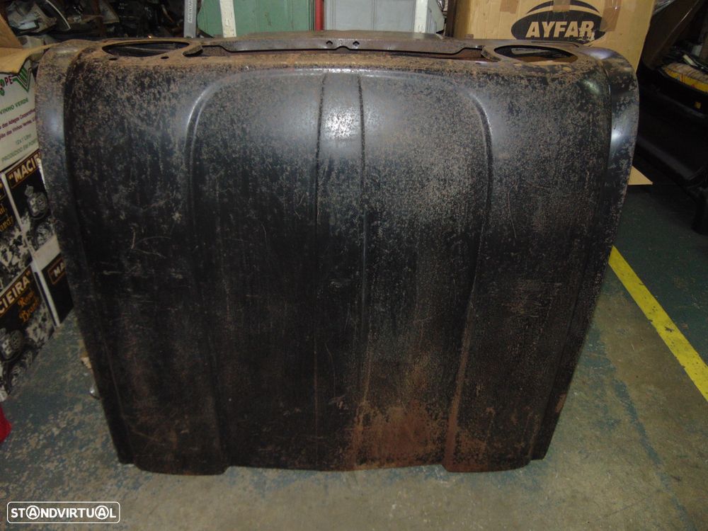 Renault 4l capot - 1