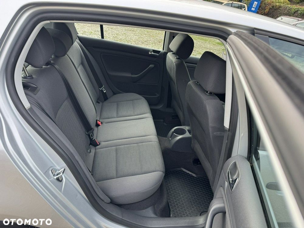 Volkswagen Golf - 17