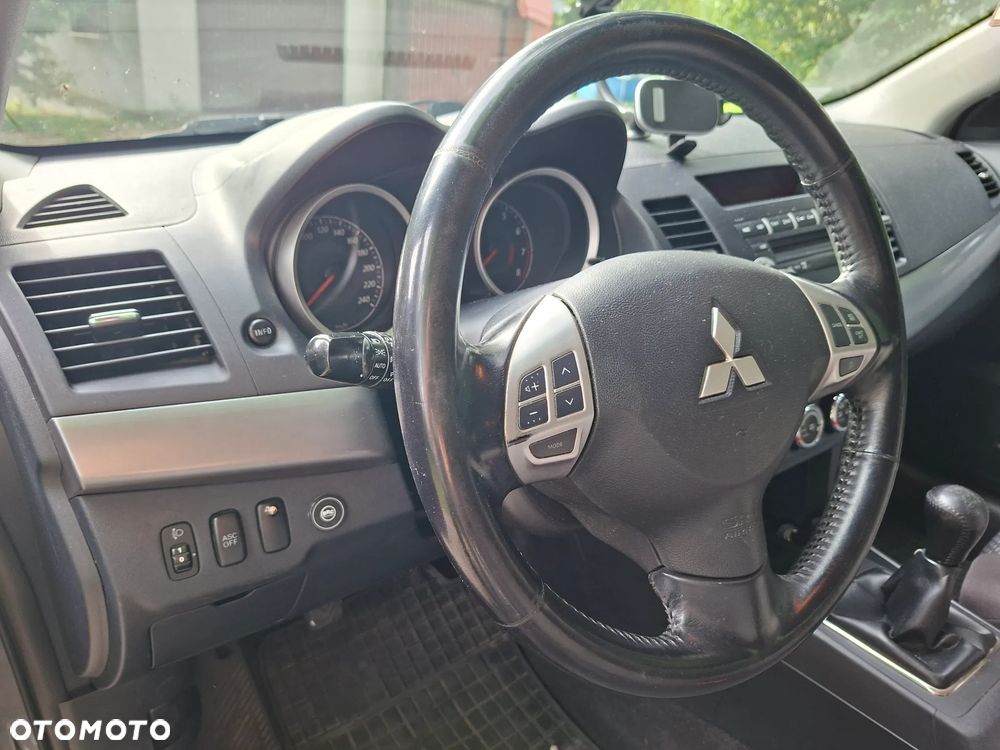 Mitsubishi Lancer 1.8 Invite - 23