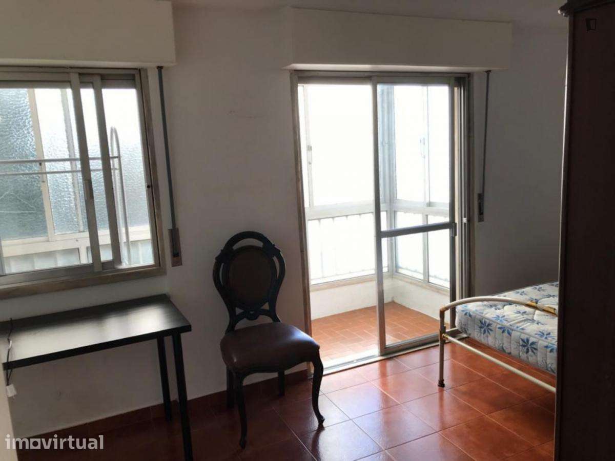Quarto - localizado em Lisbon - Grande imagem: 5/11