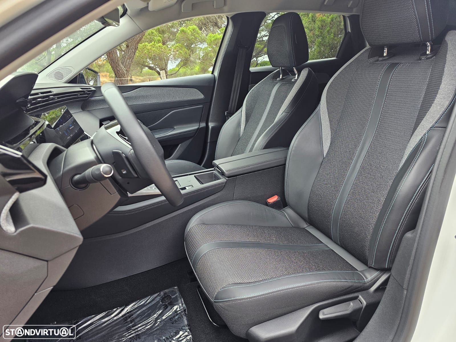 Peugeot 308 SW 1.6 Hybrid Allure e-EAT8 - 14