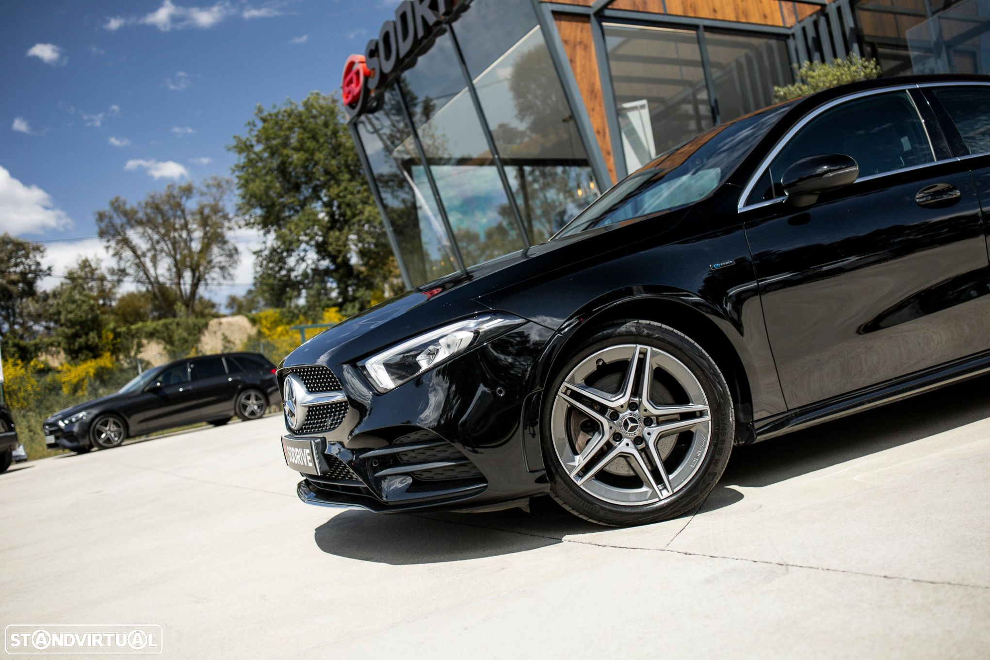 Mercedes-Benz A 250 Limousine e AMG Line - 6