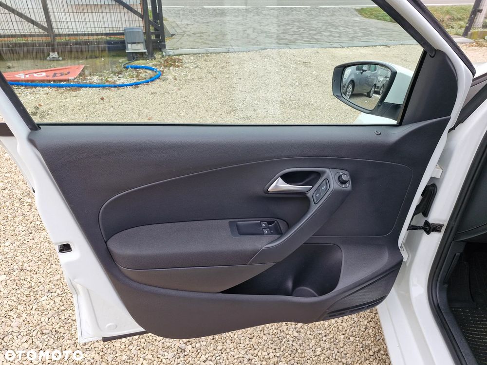 Volkswagen Polo - 17