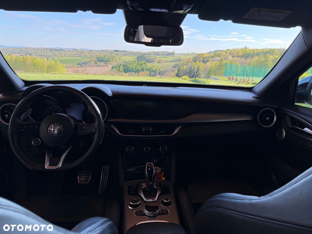 Alfa Romeo Stelvio 2.0 Turbo Veloce Q4 - 11
