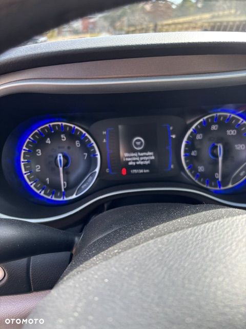 Chrysler Pacifica - 7