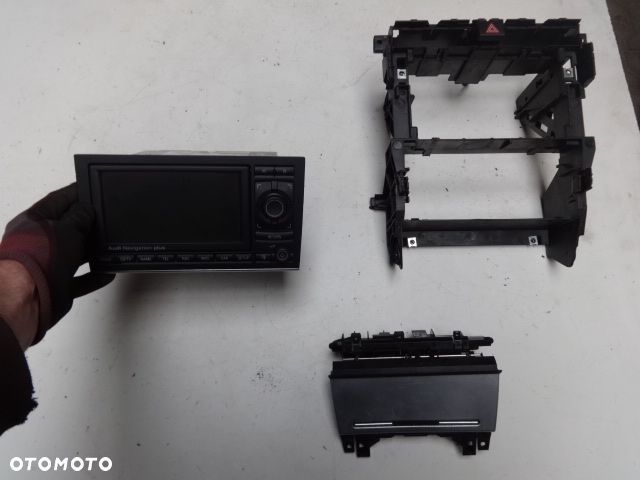 AUDI A4 B6 B7 00-07r NAWIGACJA RADIO RAMKA - 1