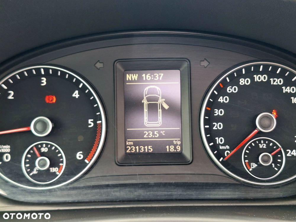 Volkswagen Touran - 21