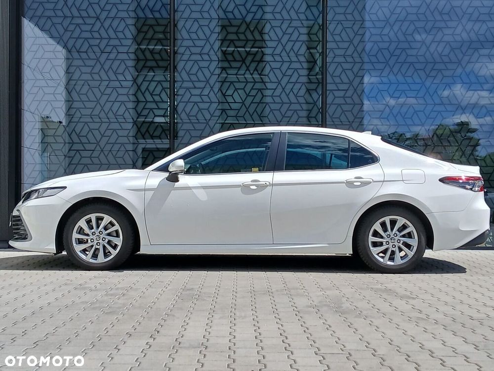 Toyota Camry - 3