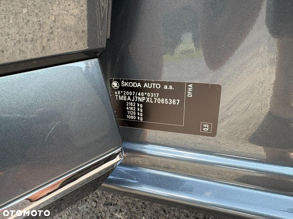 Skoda Superb 2.0 TDI L&K DSG - 10