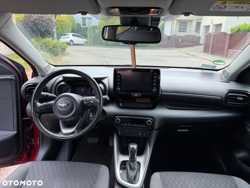 Toyota Yaris Hybrid 100 Active - 26