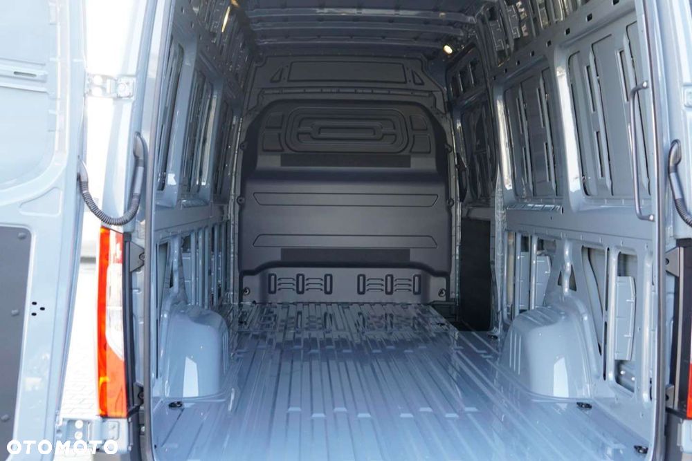Mercedes-Benz Sprinter - 23