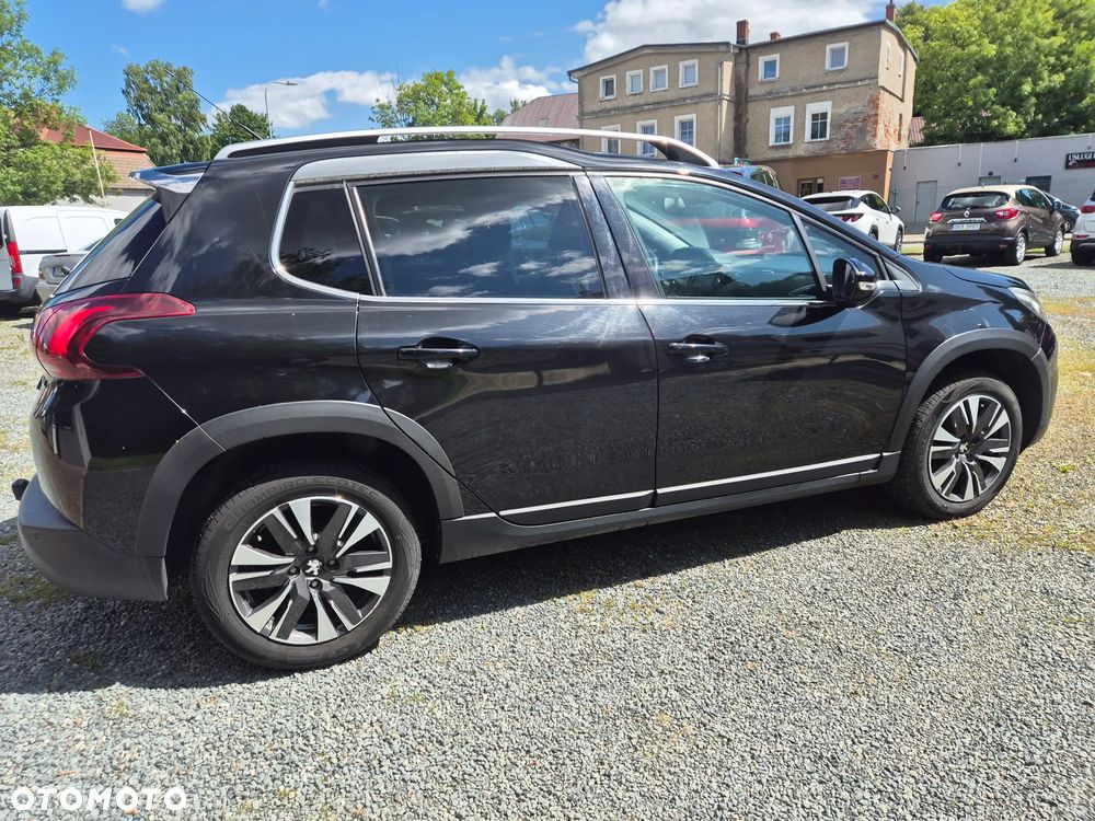 Peugeot 2008 1.2 PureTech Active S&S - 6