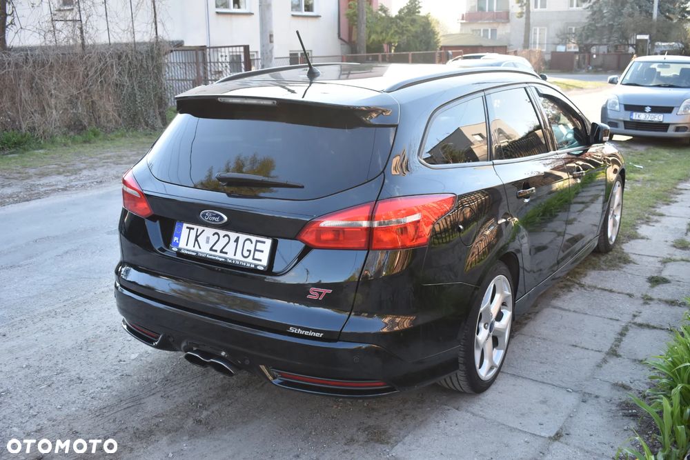 Ford Focus 2.0 EcoBoost ST mit Leder-Sport-Paket - 11