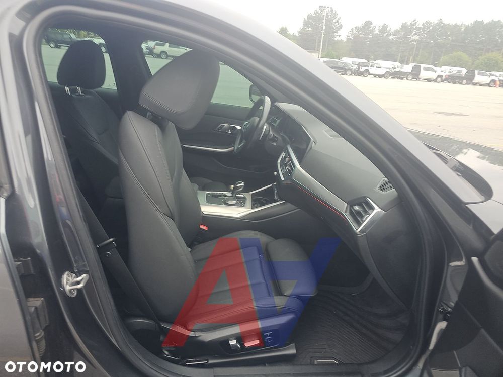 BMW Seria 3 330i xDrive Sport Line - 10