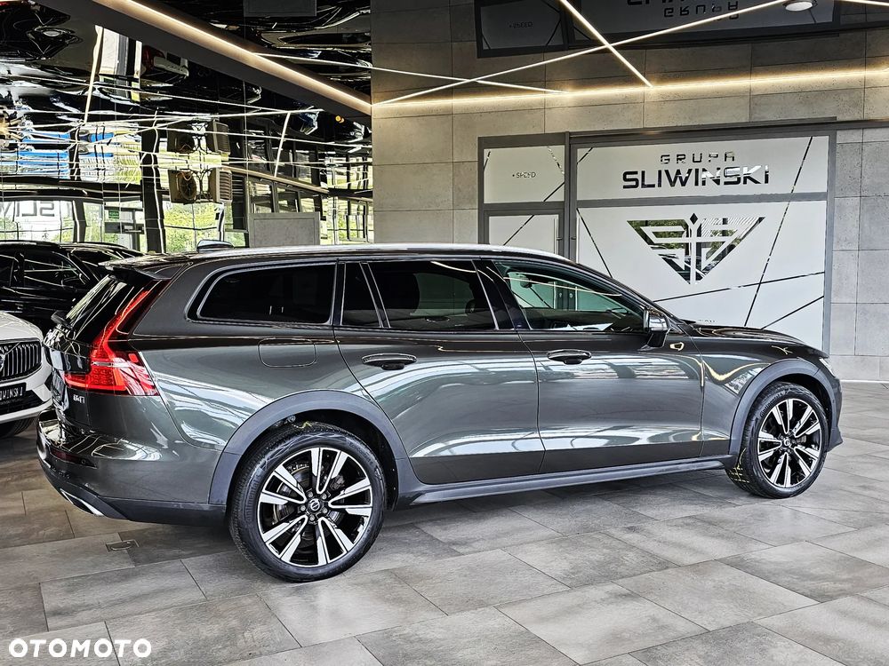 Volvo V60 Cross Country B4 D AWD Geartronic - 10