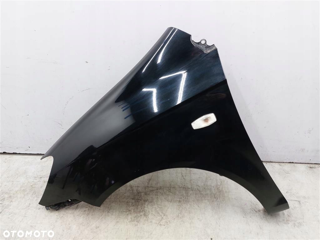 Błotnik przedni lewy Hyundai Getz  2002-2011 LAK:EBONY BLACK CZARNE 1 LAK - 1