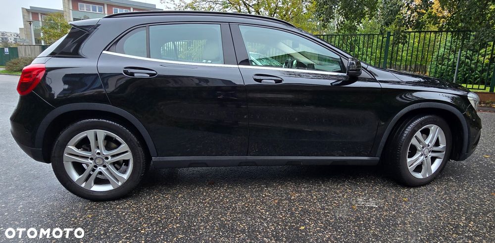 Mercedes-Benz GLA - 4