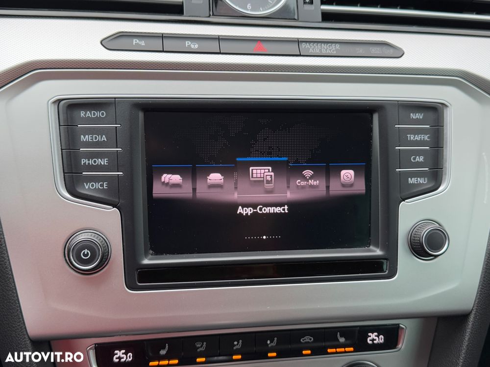 Volkswagen Passat 2.0 TDI DSG (BlueMotion Technology) Comfortline - 32