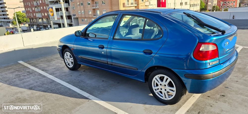 Renault Mégane 1.4 16V RXE AC - 2