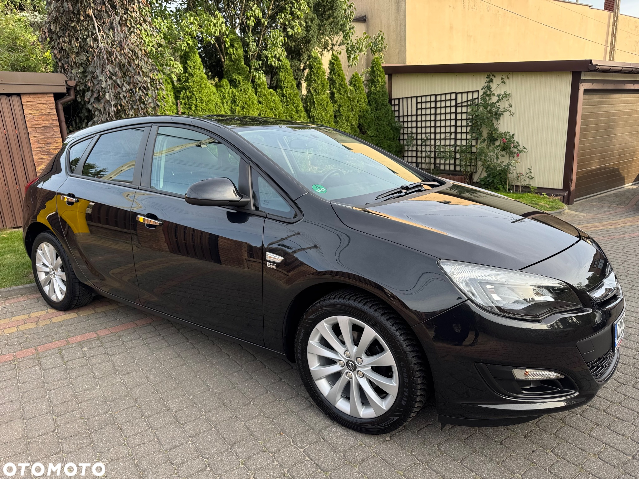 Opel Astra 1.4 150 Jahre - 4