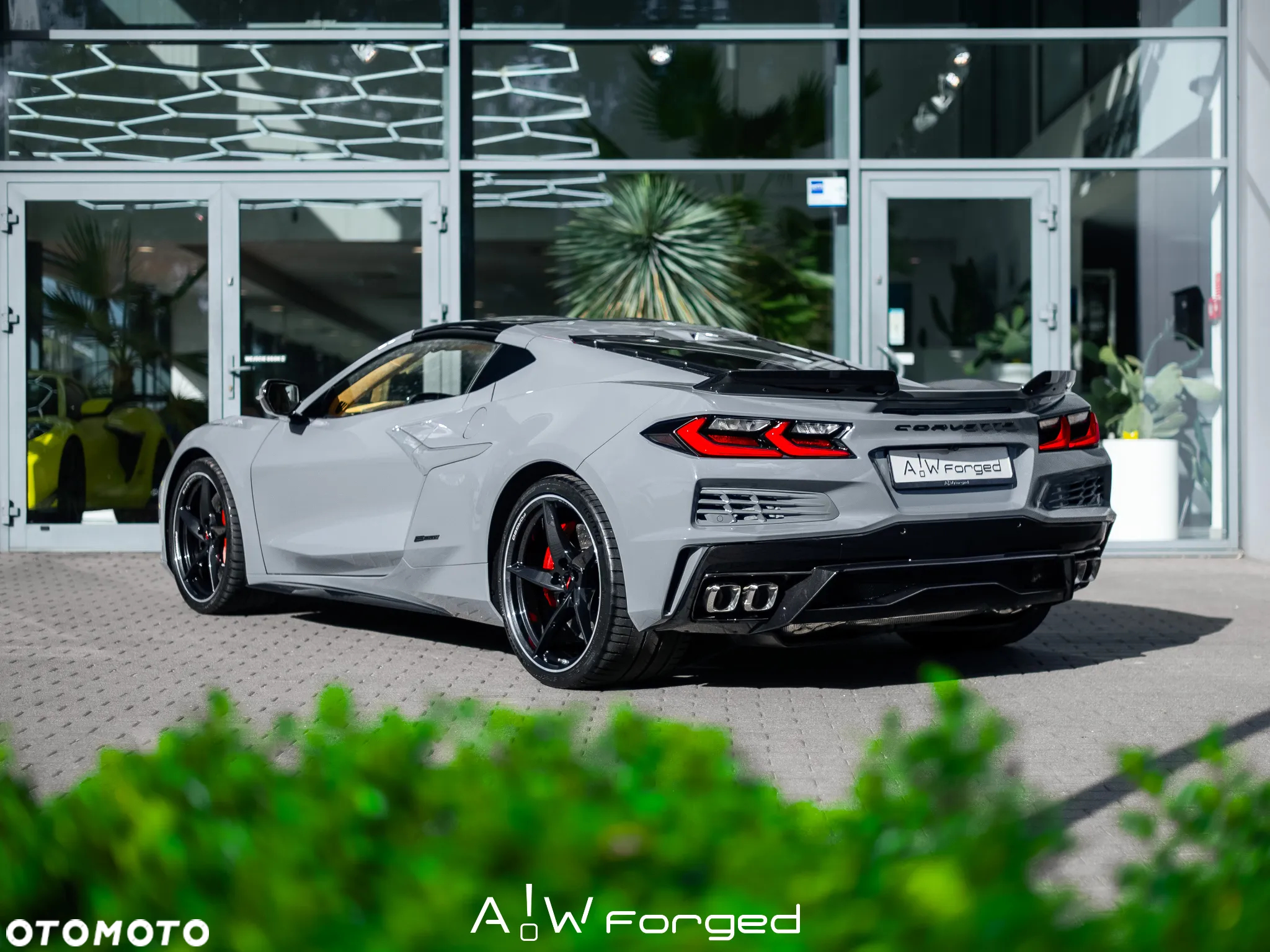Chevrolet Corvette - 11