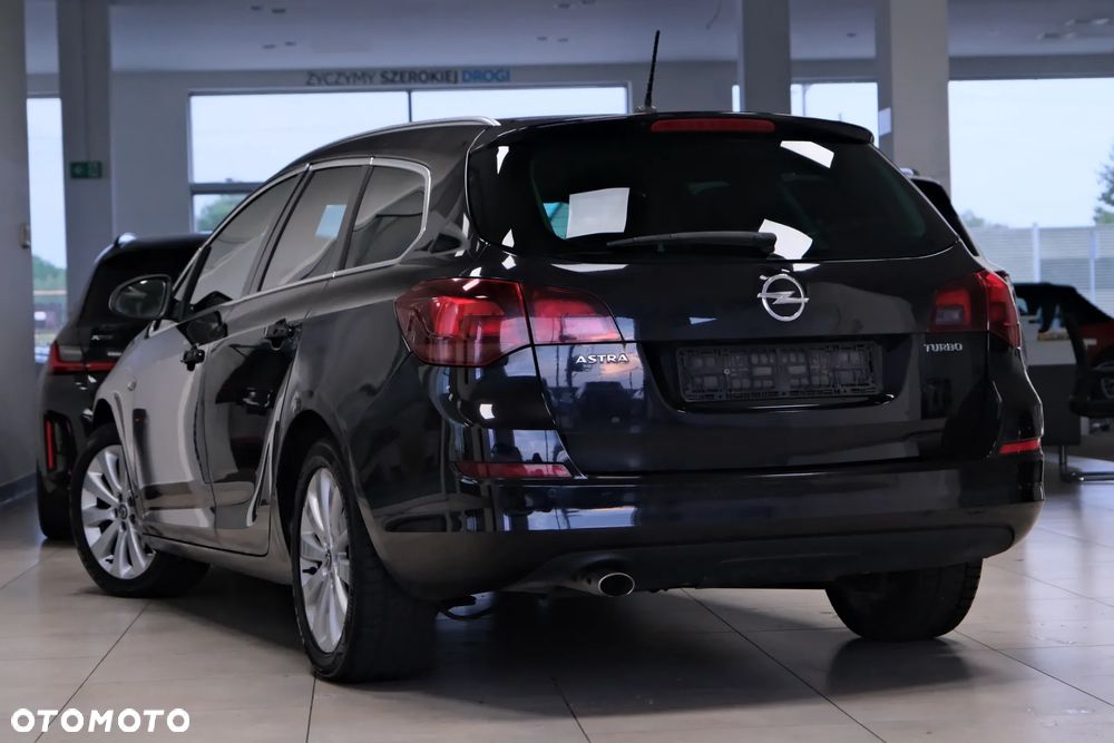Opel Astra 1.4 T Executive S&S - 11