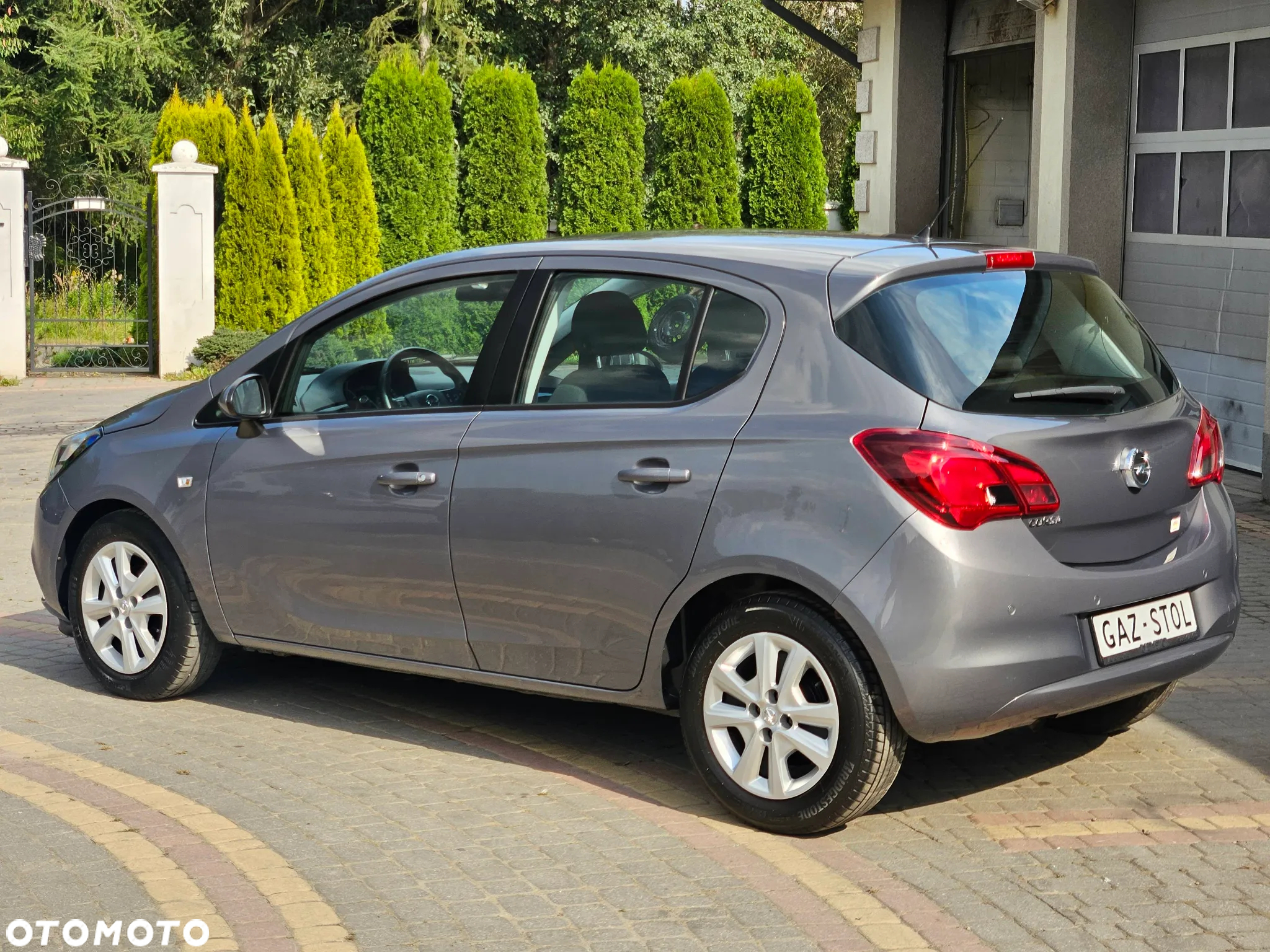 Opel Corsa 1.4 16V Cosmo - 9