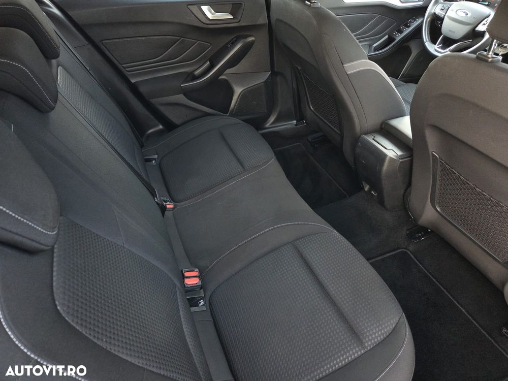 Ford Focus 1.5 EcoBlue Start-Stopp-System COOL&CONNECT - 17