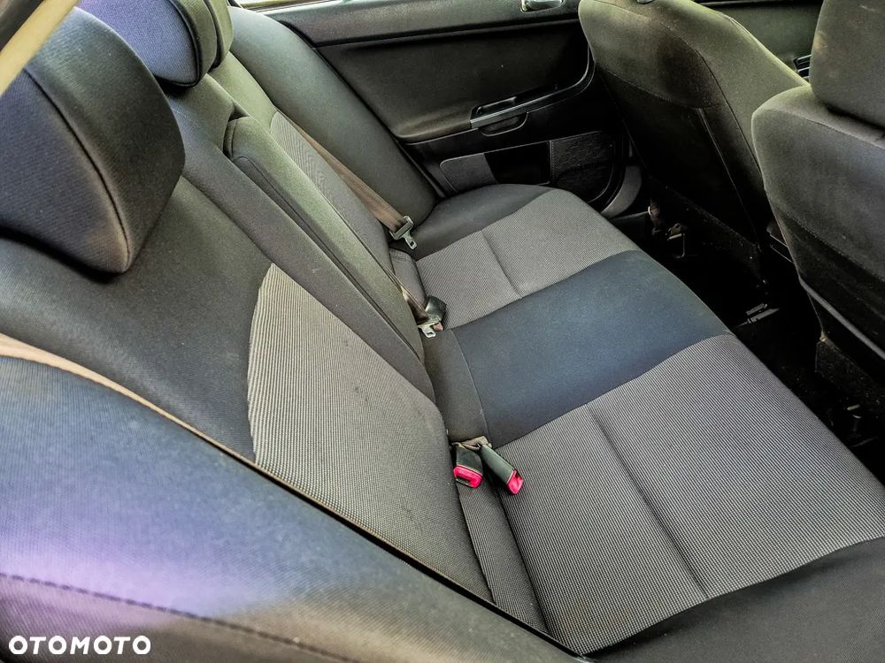 Mitsubishi Lancer 1.8 Intense - 15