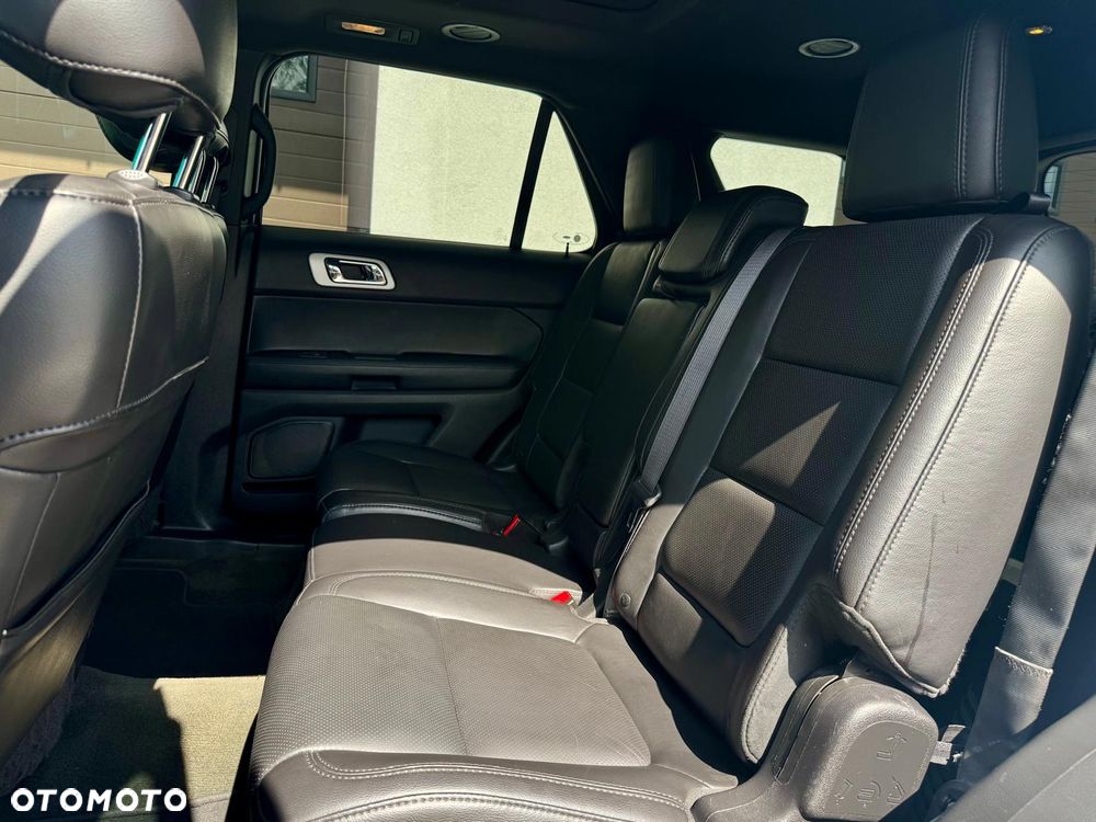 Ford Explorer - 21