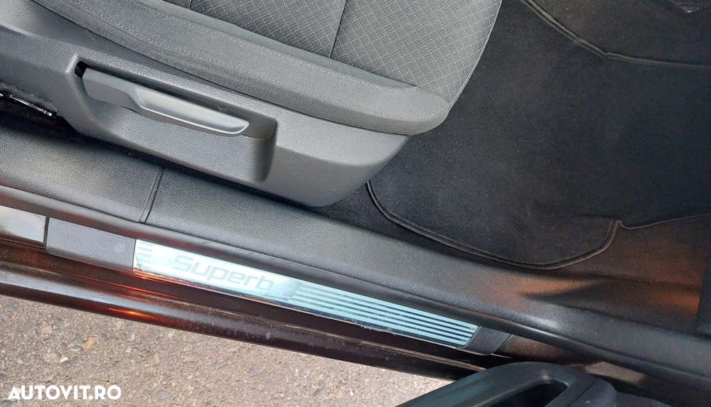 Skoda Superb 2.0 TDI Ambition - 6