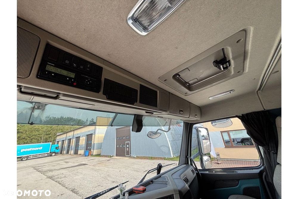 Volvo FM 330 4x2 + CARRIER - 14