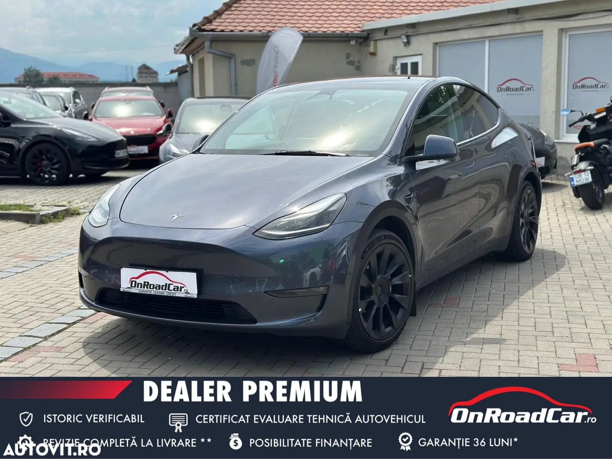 Tesla Model Y Long Range AWD - 1
