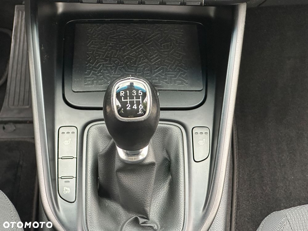 Kia Carens 1.6 GDI ISG Vision - 18
