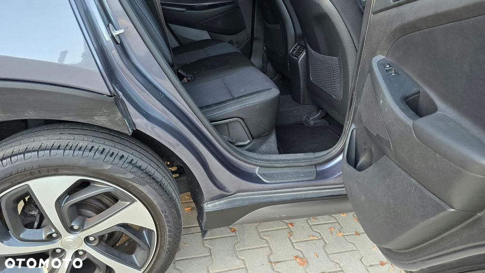 Hyundai Tucson 2.0 CRDI Comfort 4WD - 35