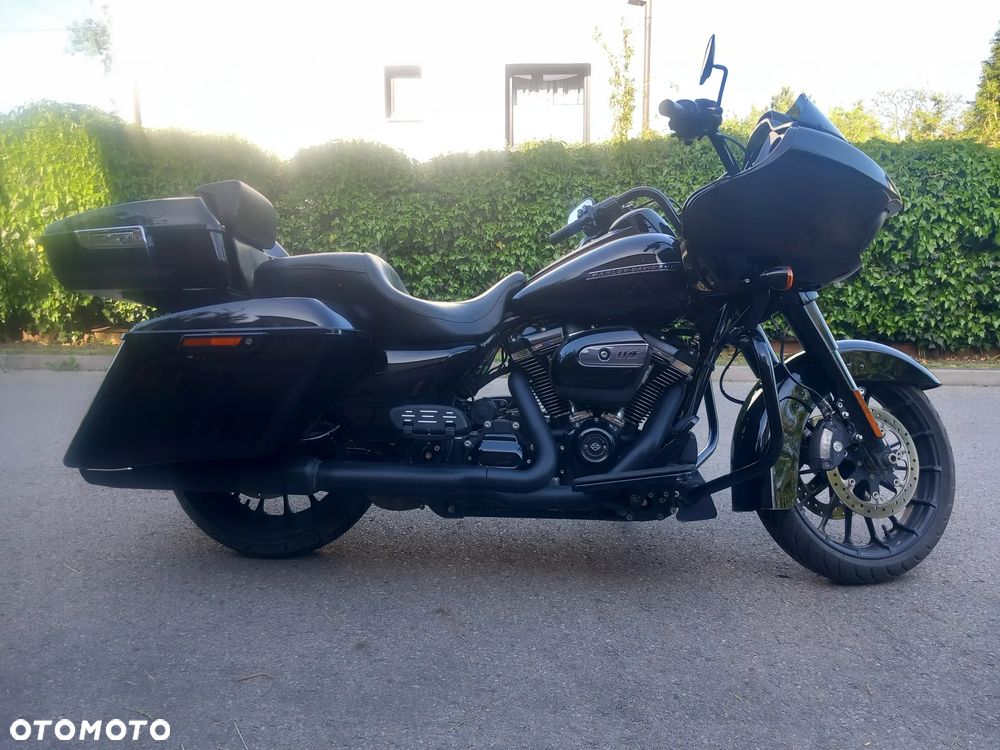 Harley-Davidson Touring Road Glide - 24