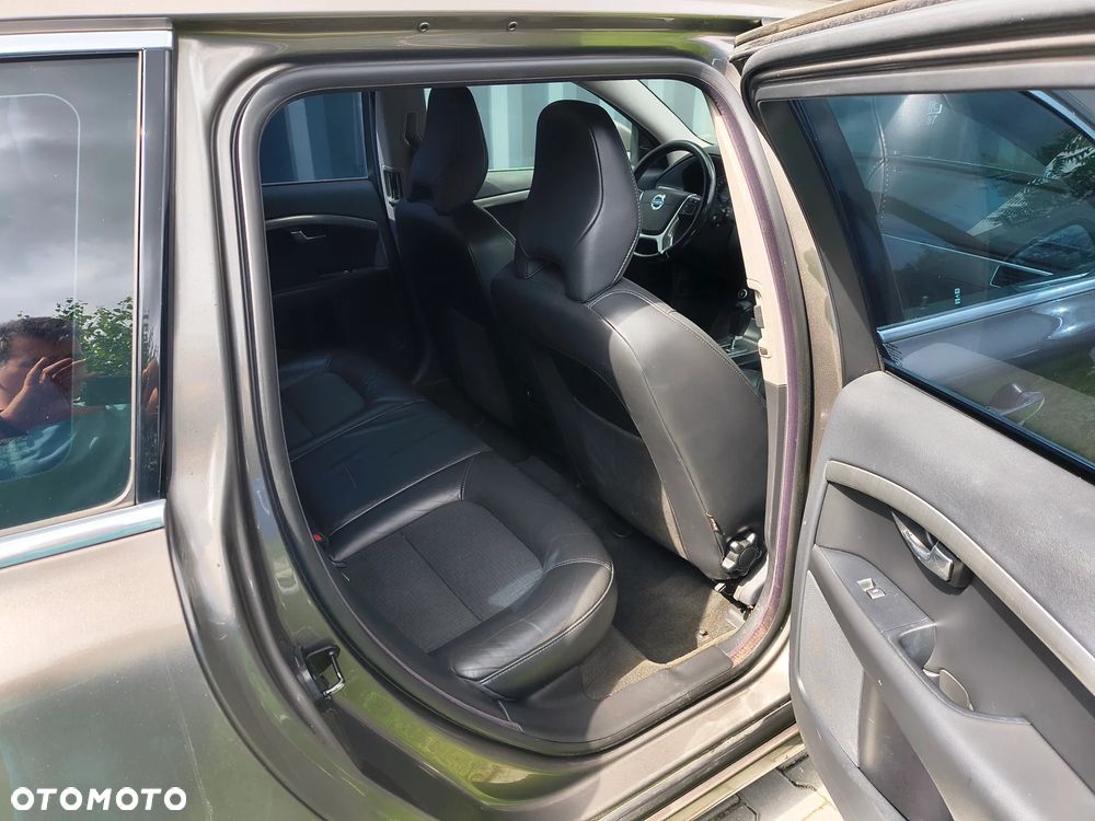 Volvo V70 2.5T Momentum - 10
